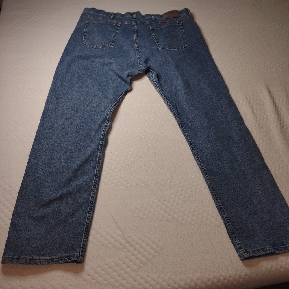 Wrangler Men's Relaxed Fit Denim Jeans - Picture 7 of 10